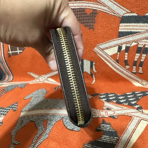 LOUIS VUITTON ❤️🌟CA0122 DAMIER EBENE ZIPPY WALLET ⭐️ - Picture 2 of 8